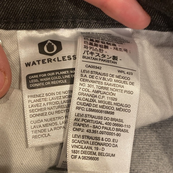 34x32 Dark Levi Jeans - Picture 2 of 4